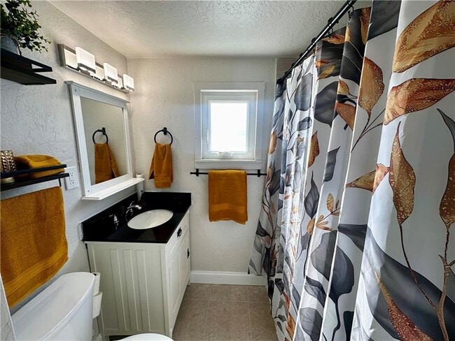 Photo - 710 Locust St