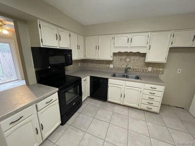 Photo - 8484 Pepper Ridge Dr