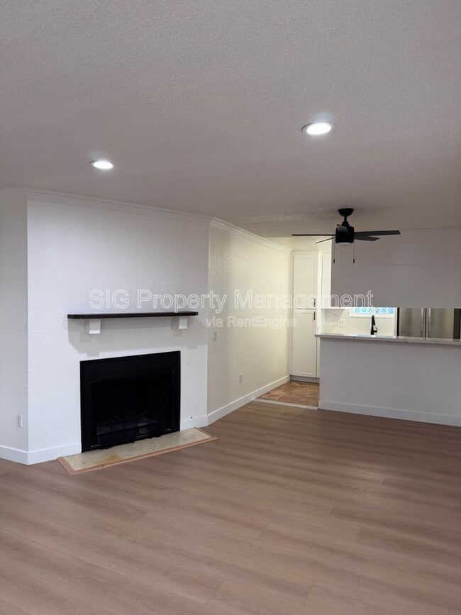 Photo - 10635 Sherman Grove Ave Unidad 18