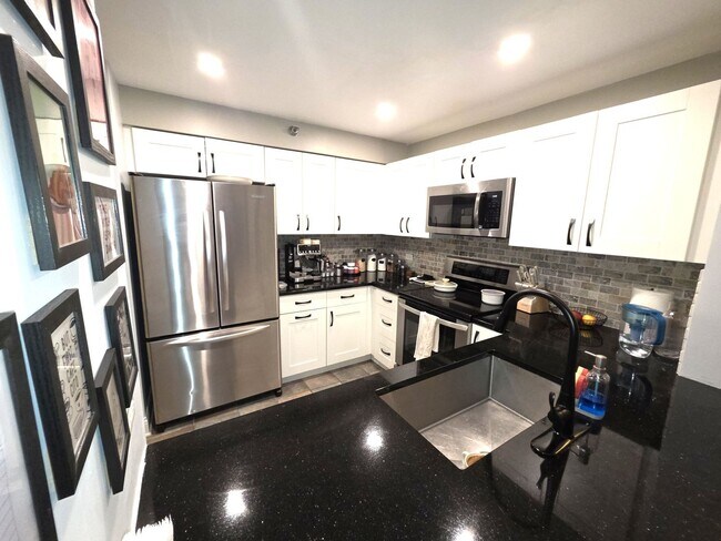 Photo - 345 N La Salle Dr Unit 205