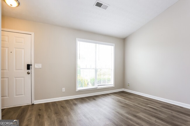 Photo - 4150 Riverbank Ct