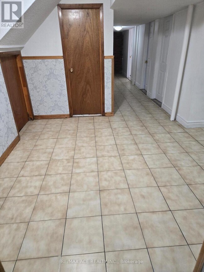 Photo - 45 Wheelwright Crescent