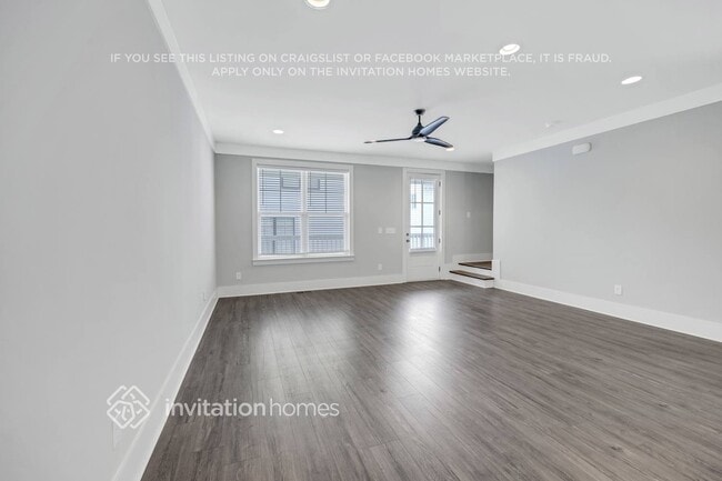 Photo - 240 Founders Ln