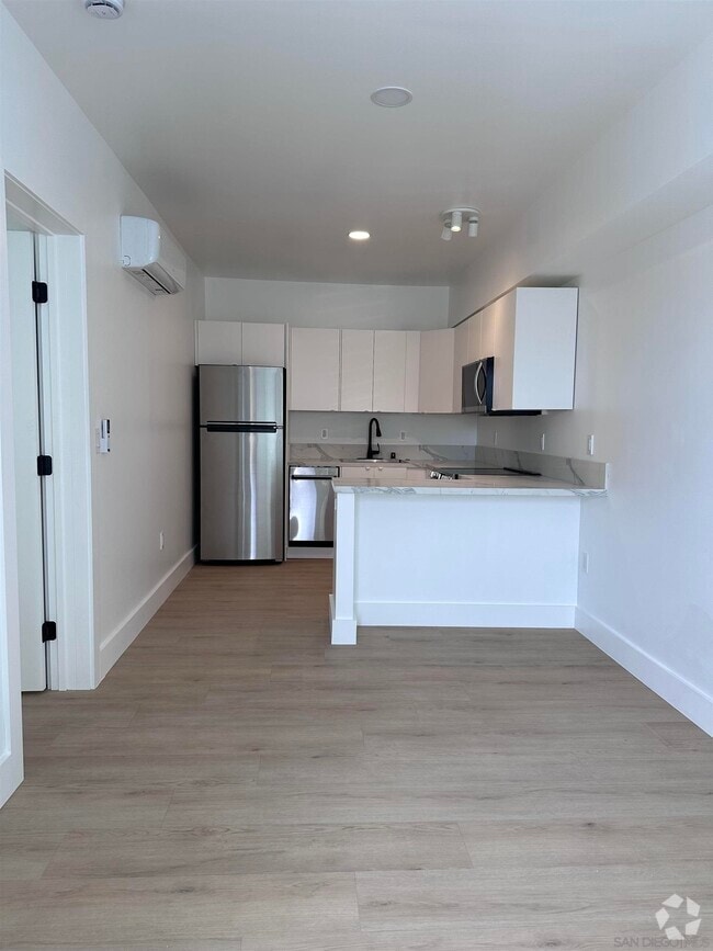 Building Photo - 5267 El Cajon Blvd Rental
