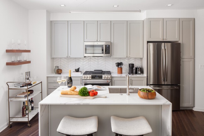 Building Photo - Chevy Chase Lake Rental