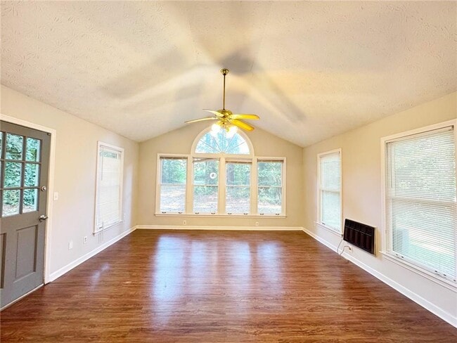 Photo - 2945 Sawgrass Trail SW