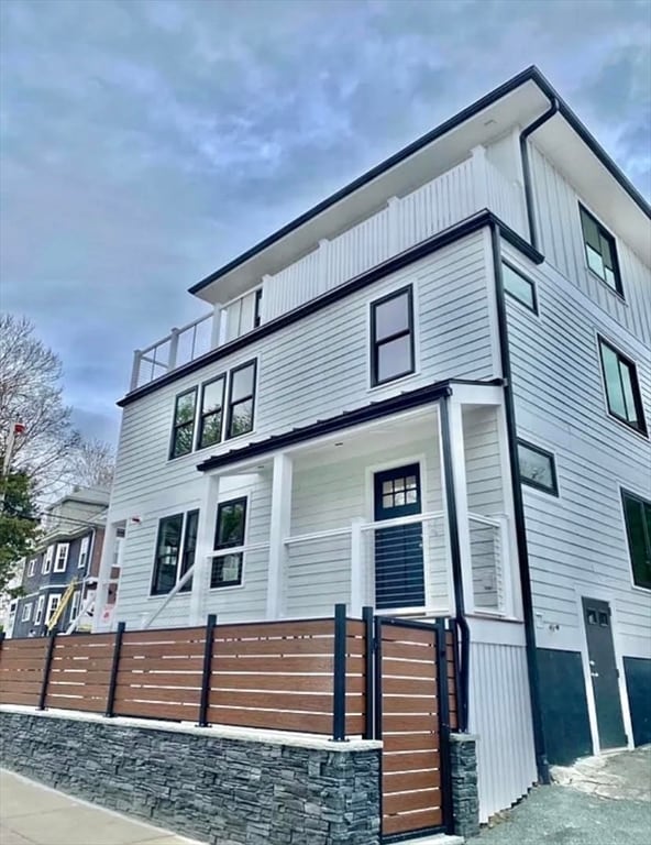 Photo - 35 Hunnewell Ave Unit 3