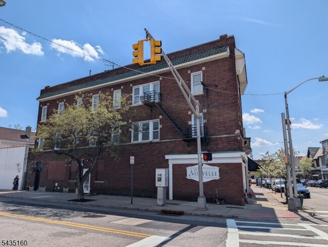 Building Photo - 629B Valley Rd Unit 1