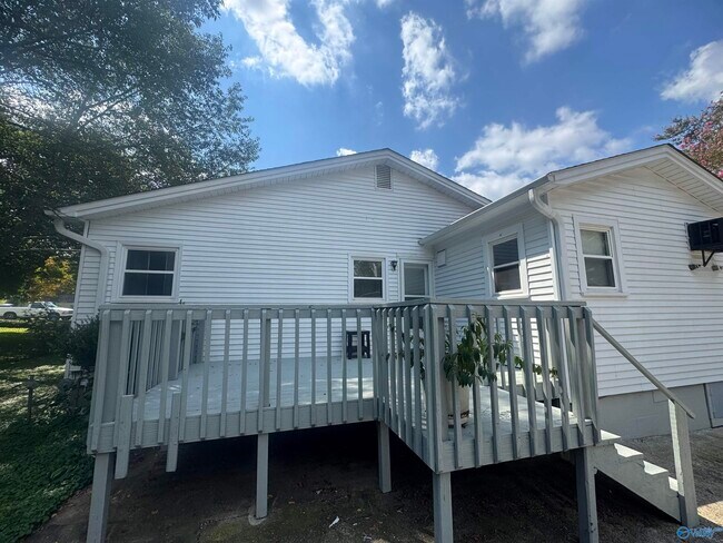 Photo - 1113 Humes Ave NE