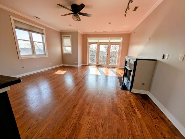 Photo - Incredible Humboldt Park Penthouse 2b/2b Unidad 4