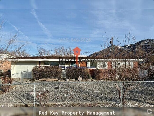 Building Photo - Antelope Ave Single Family Home