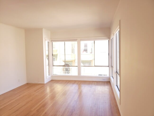 Photo - 1021 Clay St Unidad 1023