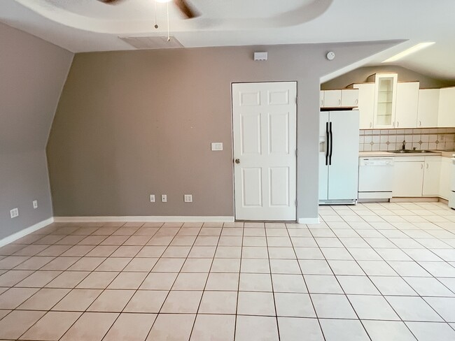 Photo - 14319 Henry Rd