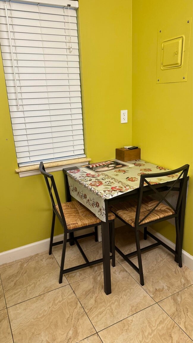 Photo - 2841 Somerset Dr Unit 112