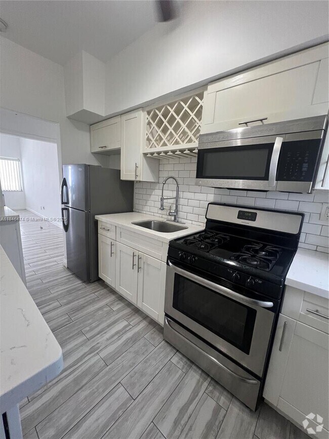 Building Photo - 8135 Crespi Blvd Unit 2 Rental