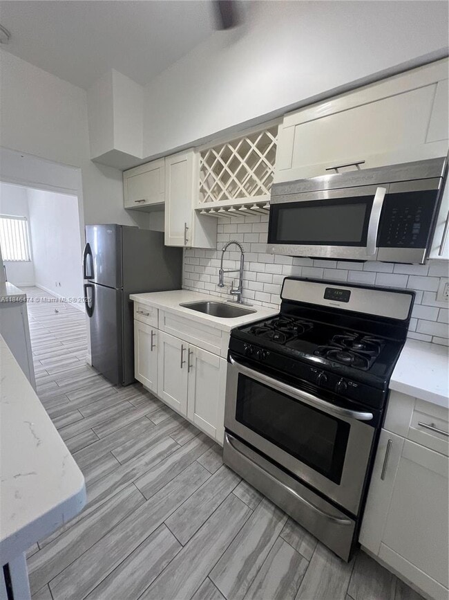 Building Photo - 8135 Crespi Blvd Unit 2 Rental