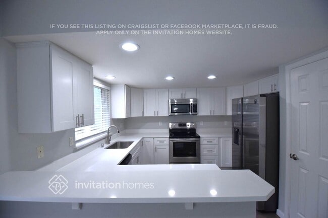 Photo - 5443 Komachin Loop SE