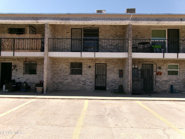 Building Photo - 6700 Escondido Dr