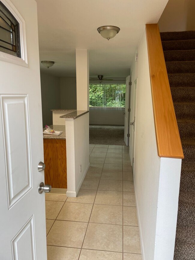 Kelly Creek Triplex Apartment Unit 3075 Gresham, OR