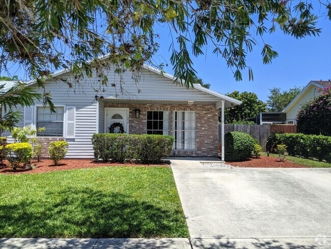 Building Photo - 1352 Riverside Cir Rental