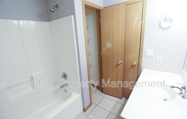Photo - 77 Florida Ave SW