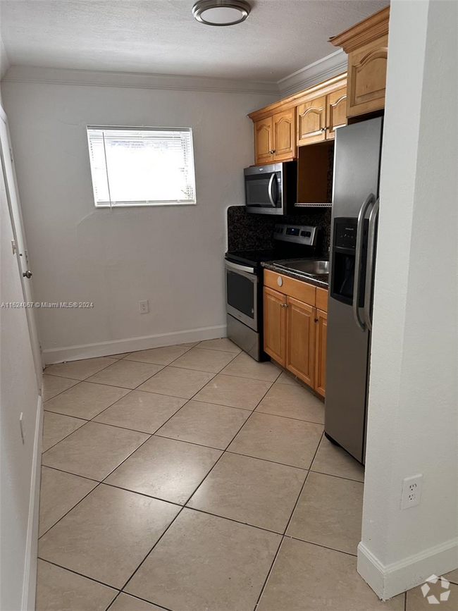 Building Photo - 3170 SW 16th St Unit 3 Rental