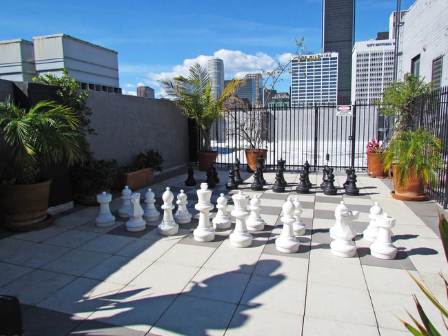 Rooftop Terrace - Outdoor Chess - Premiere Towers