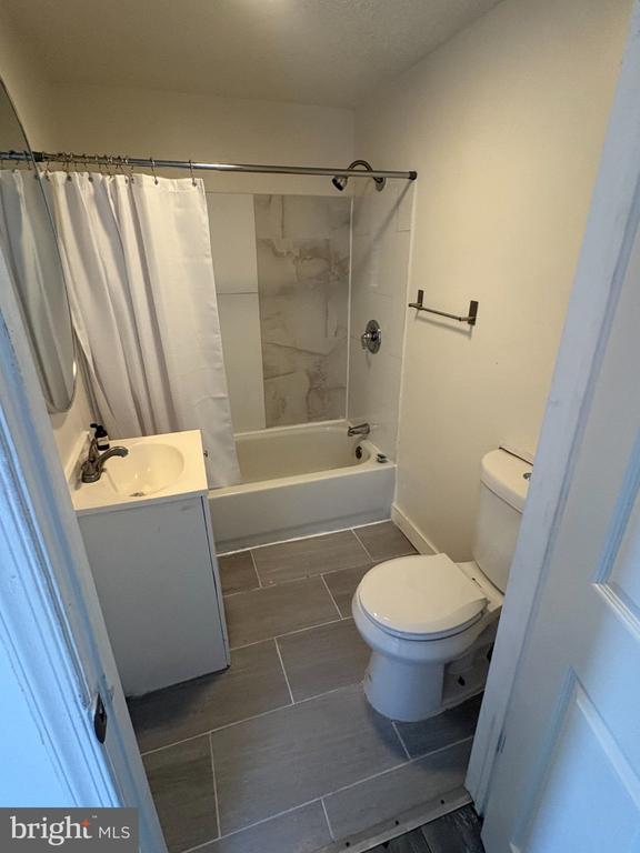 36 Middle Rose St Unit 2