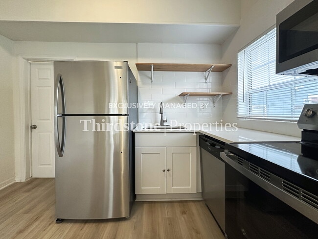 Photo - 672 Chestnut St