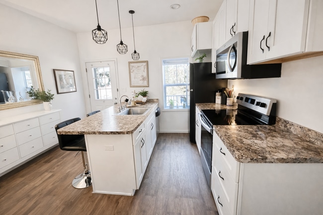 Kitchen - 18417 York Rd Unit 1NS