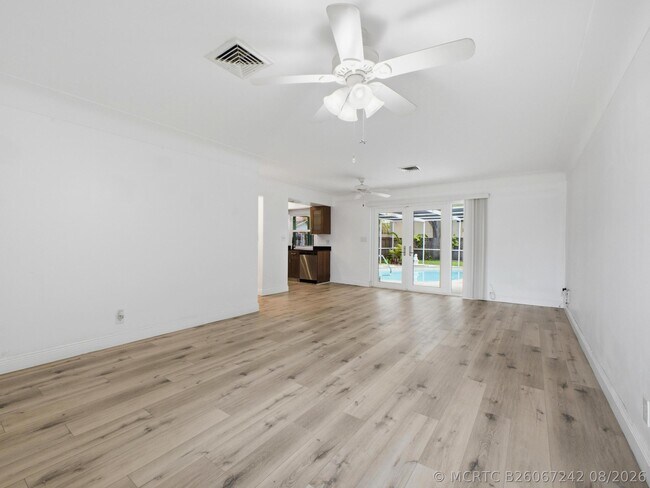 Photo - 1680 NE 34th Ln Unit b
