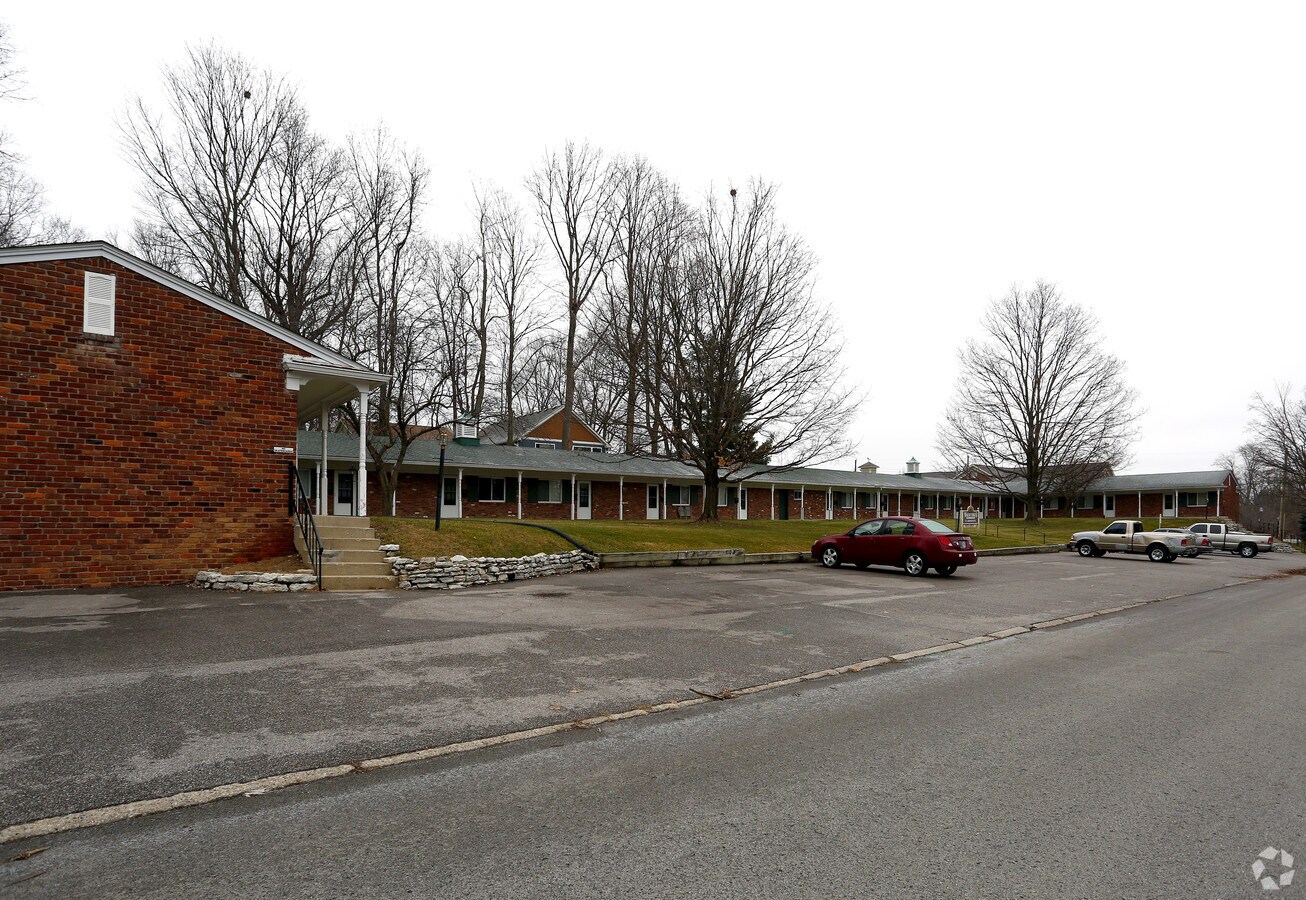 Walnut Hills House - Walnut Hills House