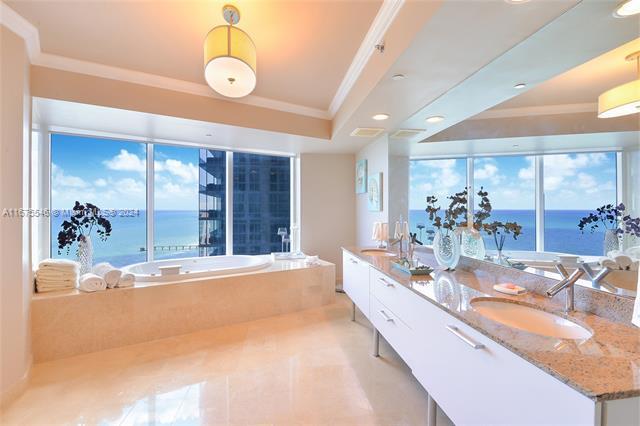 Photo - 17201 Collins Ave Condominio