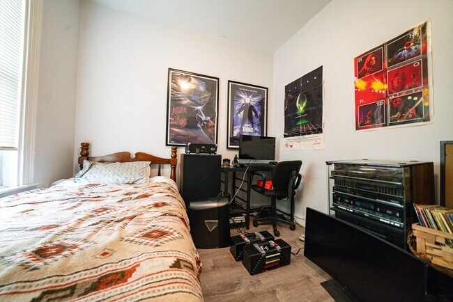 Photo - 137 Centre St Unit 3