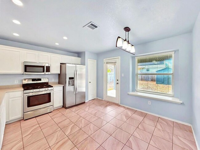 Photo - 2413 Socorro Bend