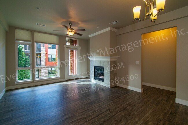 Photo - 2715 Iowa Dr