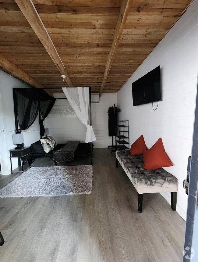 Building Photo - 91865 Overseas Hwy Unit BACK Rental