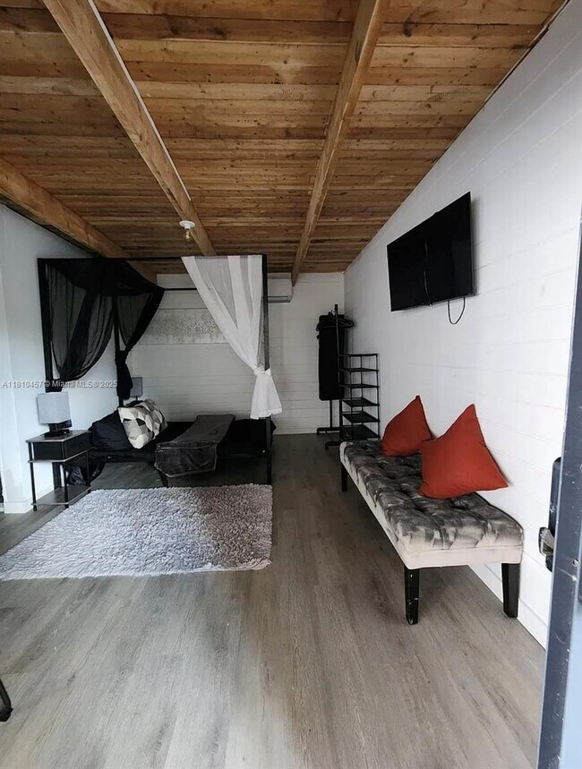 Building Photo - 91865 Overseas Hwy Unit BACK Rental