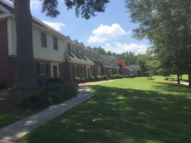 Building Photo - 2505 Saint Christopher Cir SW Unit Apartment J
