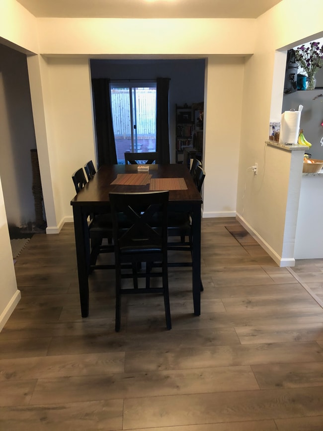 Dining room example. Rental is not furnished. - 808 La Veta Dr NE