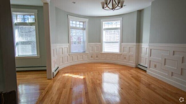 Building Photo - 9/1 Nicely renovated 3BR near Wash Sq/Clev... Rental