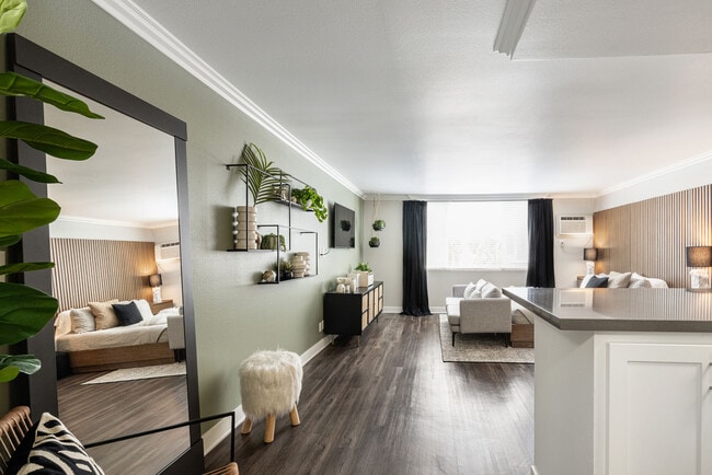 1200 Riverside