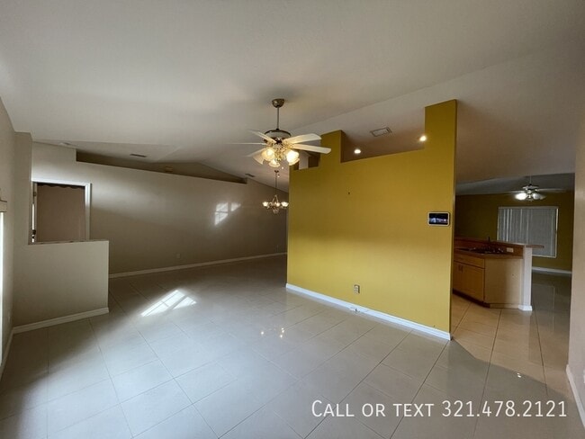 Photo - 611 Americana Blvd NE