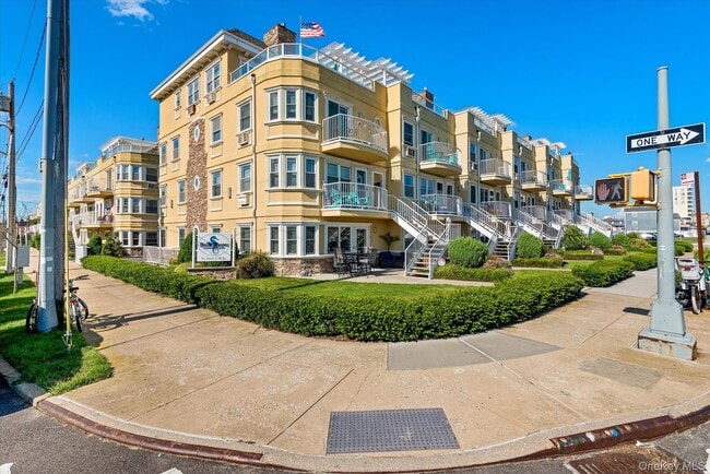 Photo - 100-12 Shore Front Pkwy Unit 18A