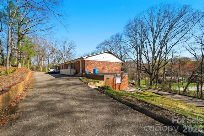 2 bedroom and 1 bath apartment
