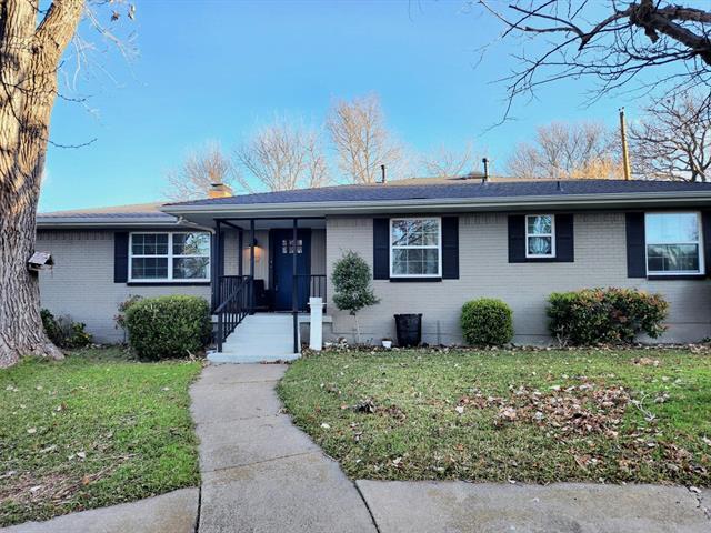 Building Photo - 402 Kenway St