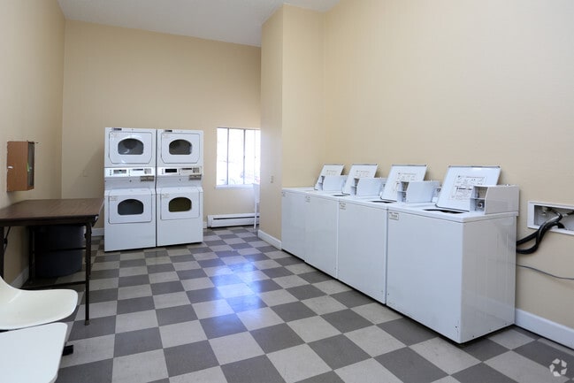 Laundry Room - Airlan Arms