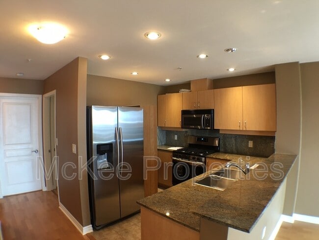 Photo - 300 W Beech St Unit #602