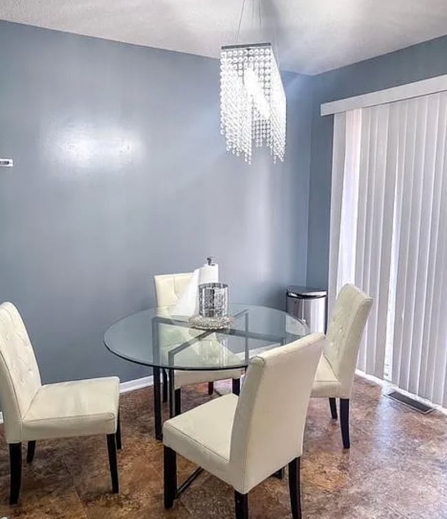 Photo - 8125 Georgia Ct N