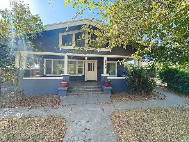 Beautifully Remodeled 5 Bedroom Home. - Beautifully Remodeled 5 Bedroom Home.